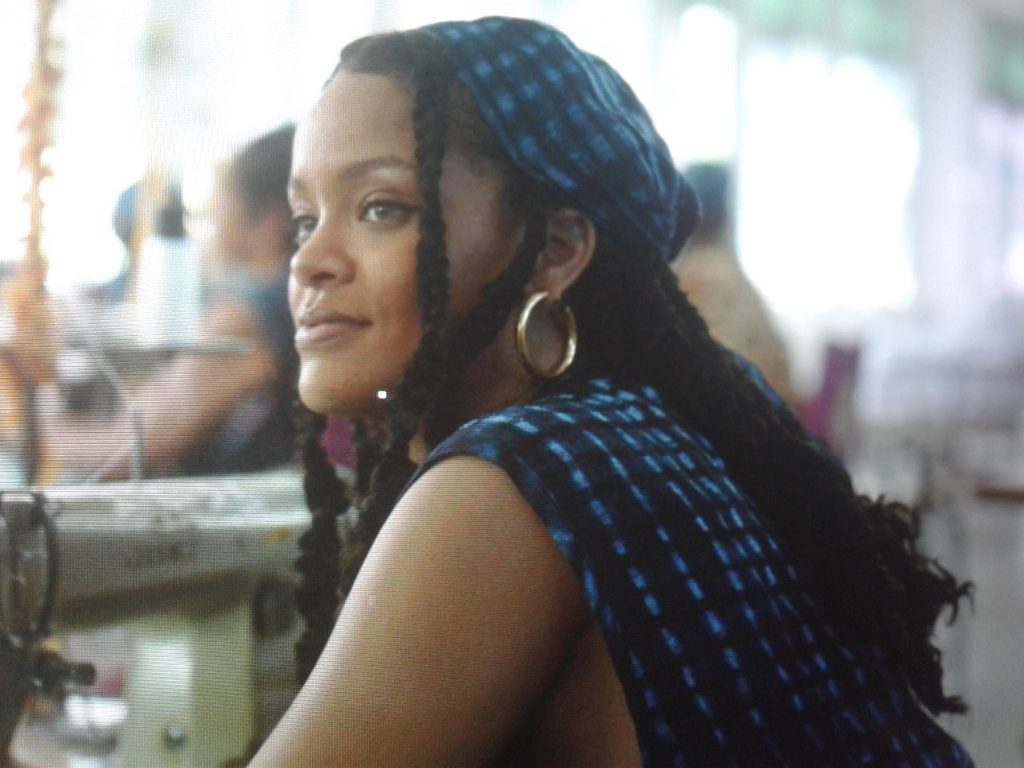 Rihanna na planie "Guavana Island" (źródło: Vistar)