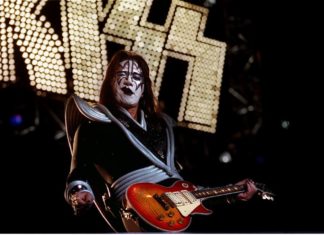 Kosmiczny singiel byłego gitarzysty KISS