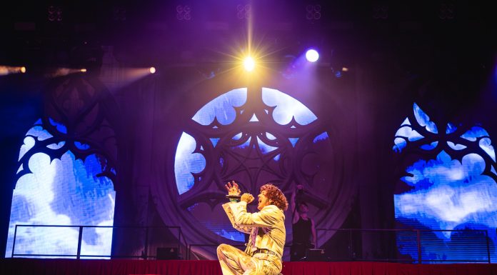 Bring Me The Horizon oraz z Knocked Loose