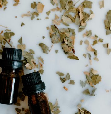 Jesienna aromaterapia: olejki eteryczne wzbogacające jesienny nastrój