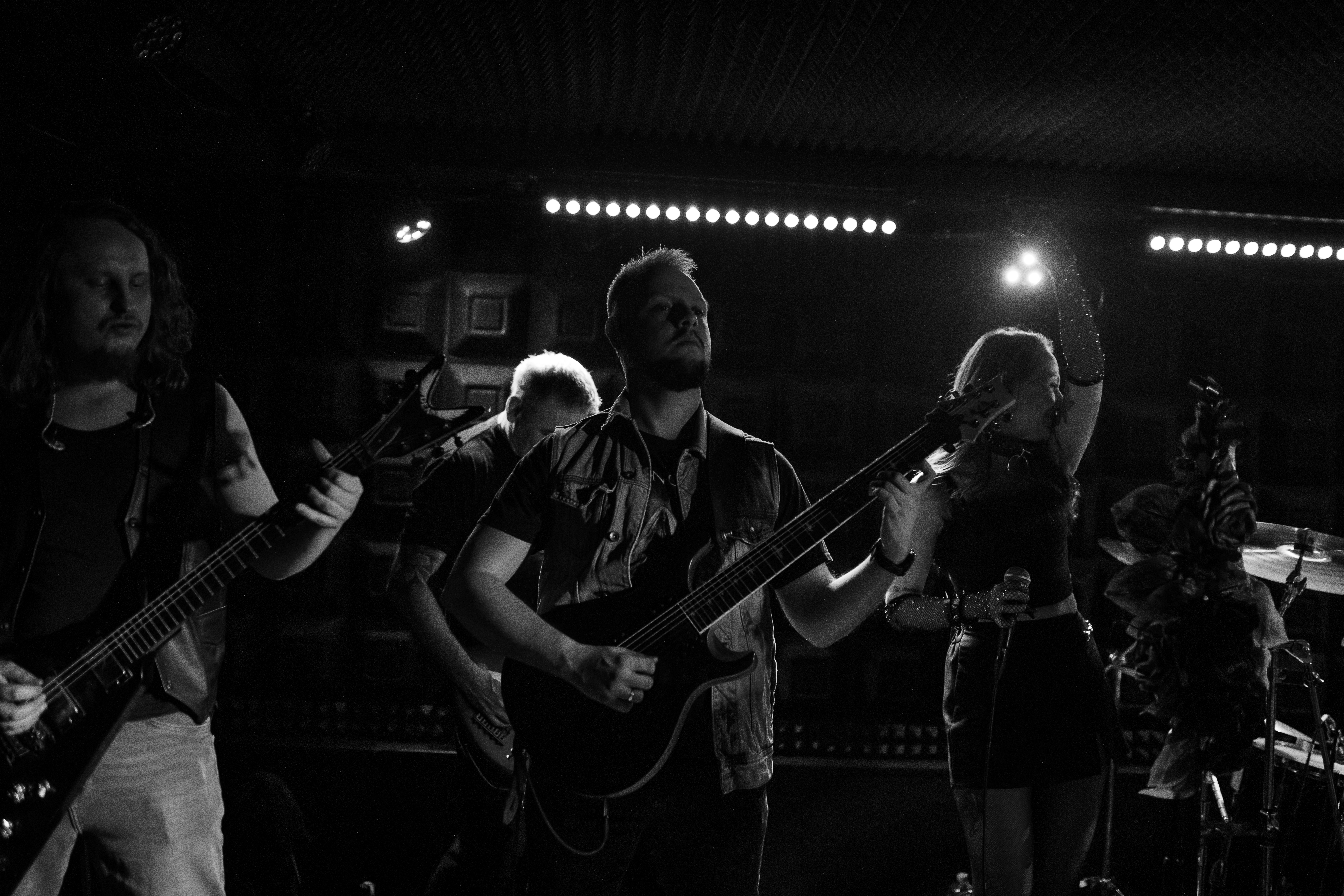 Aching Sky: “Void Within” to próżnia wewnątrz nas, którą staramy się wypełnić [wywiad]