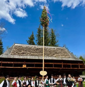 Drzewko moja w skansenie w Zubrzycy Górnej