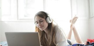 Telewizja internetowa a nawyki medialne młodych odbiorców