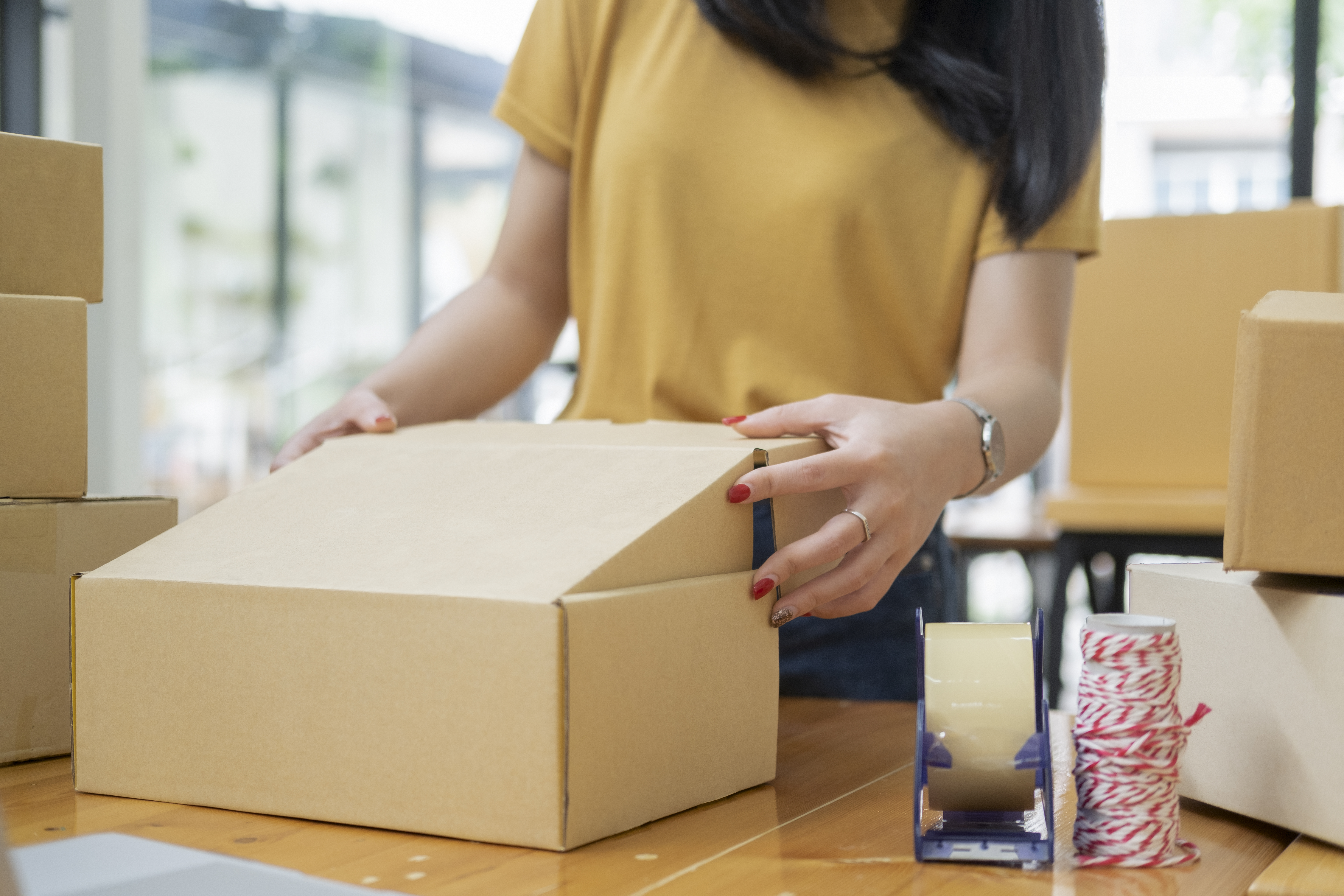 Dlaczego hurtownia opakowań to lepszy wybór dla małych i średnich firm?