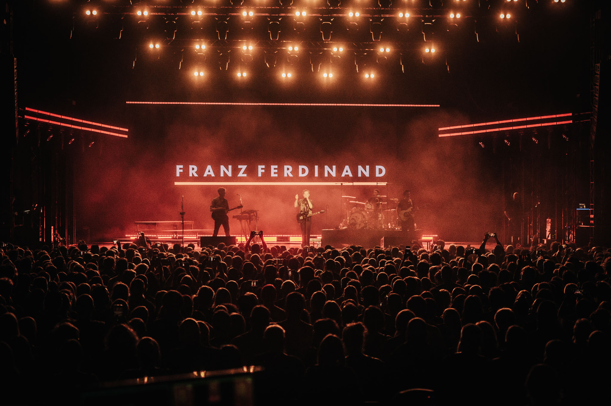 Inside Seaside 2025 – dzień drugi: rockowa energia, orkiestralna magia i rozwijający się festiwal z duszą