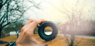 Jak wykorzystać sprzęt fotograficzny w sztuce i mediach: praktyczny przewodnik 2025