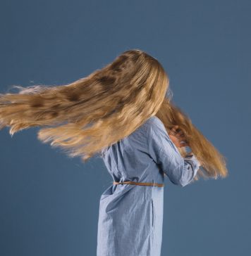 długie włosy