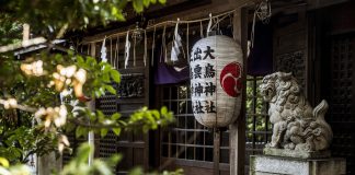 japońskie wejście do świątyni