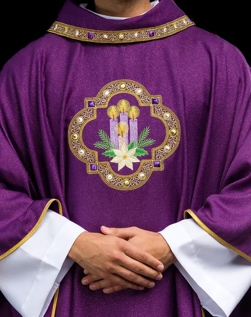 Jak wybrać szatę liturgiczną na chrzest, ślub i pogrzeb?