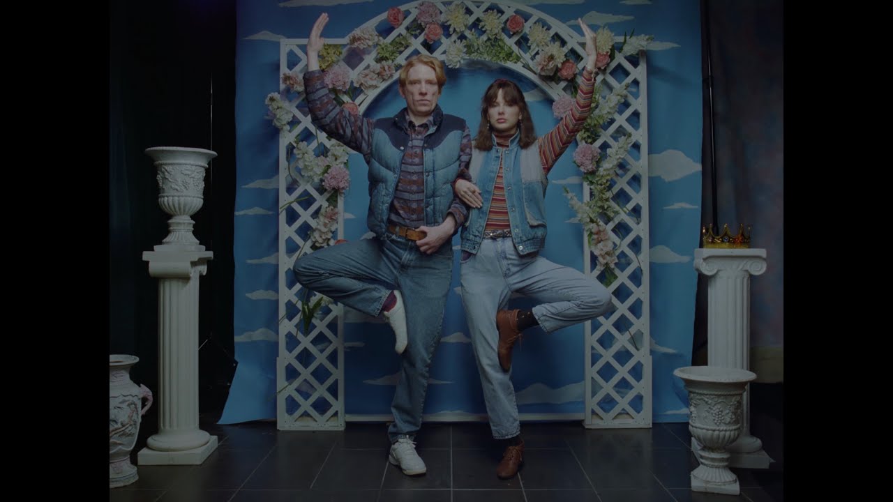 Taylor Swift prezentuje klip do Opalite z gwiazdorską obsadą