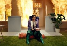 „PLAYHOUSE” – debiutancki album Sary James