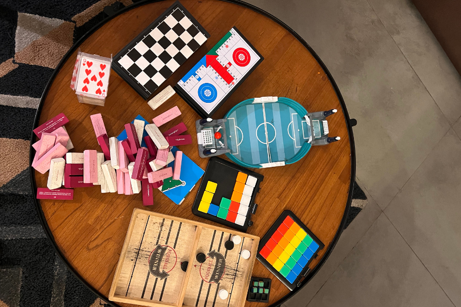 Indywidualne projekty i realizacje – jak wygląda produkcja gier planszowych na zamówienie dla klientów biznesowych i prywatnych