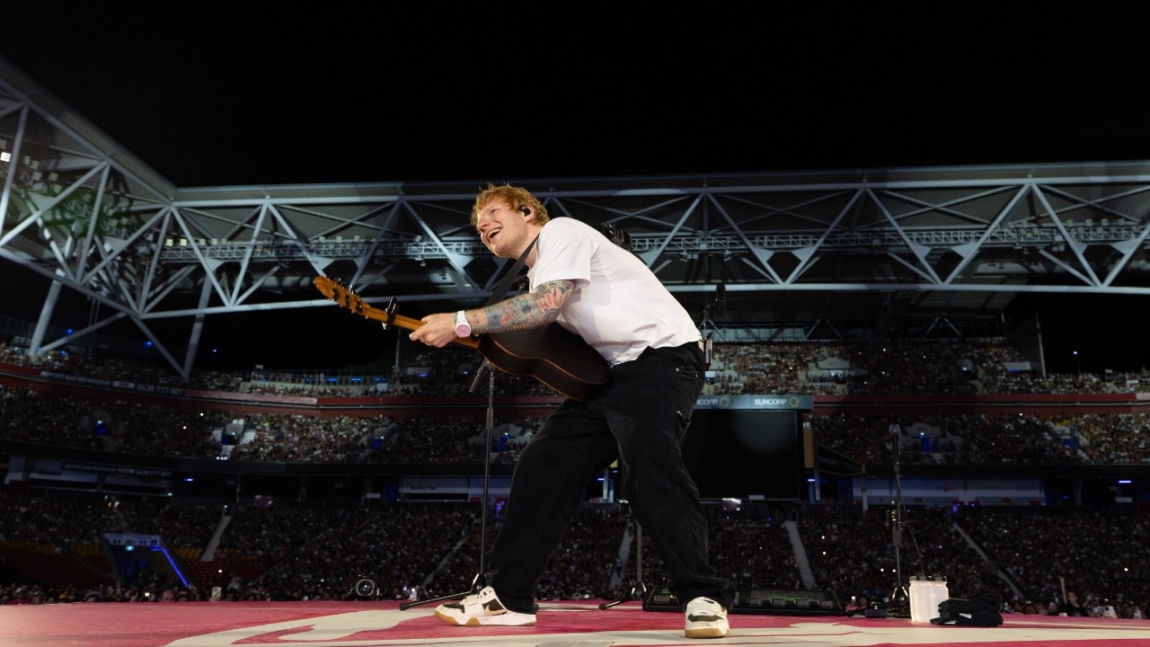 Od ulicznych koncertów do światowej sławy – Ed Sheeran