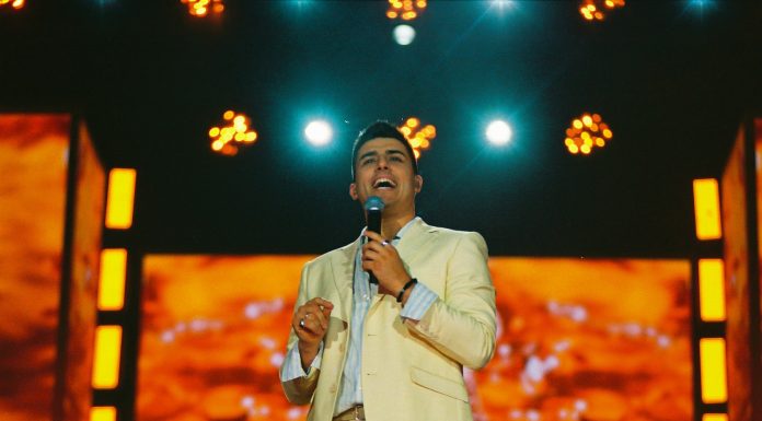 Filip Lato w trakcie koncertu "Lato z Radiem i TVP" Bielsko-Biała