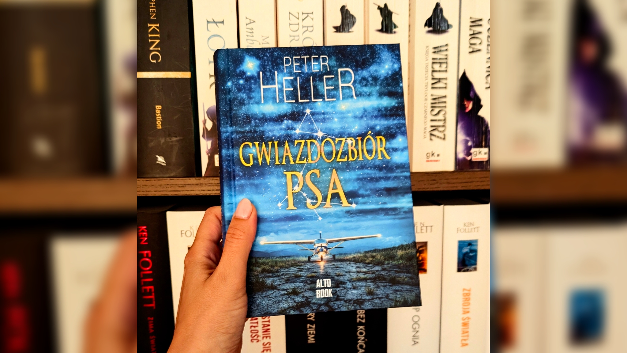 Po końcu świata najtrudniej ocalić człowieczeństwo – „Gwiazdozbiór Psa” Petera Hellera [recenzja]