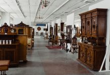 Przykłady nietypowych eksponatów w ofercie domów aukcyjnych