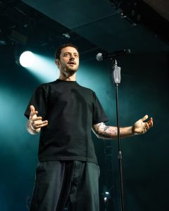 Grandson i energetyczny koncert w Klubie Stodoła [FOTORELACJA]